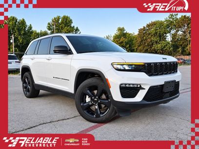 Used 2024 Jeep Grand Cherokee Limited w/ Black Appearance Package