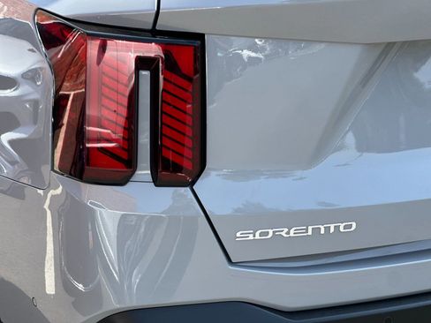 Used 2024 Kia Sorento SX AWD/4WD image 37