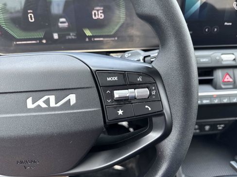 Used 2025 Kia K4 FWD image 22