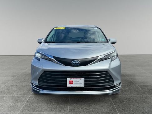 Used 2021 Toyota Sienna XLE AWD/4WD image 9