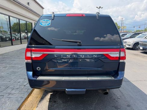 Used 2017 Lincoln Navigator Select AWD/4WD image 8