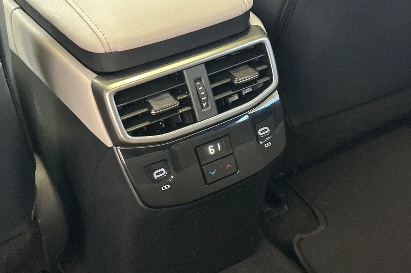 Used 2023 Lexus RX 350h w/ Cold Area Package AWD/4WD image 16