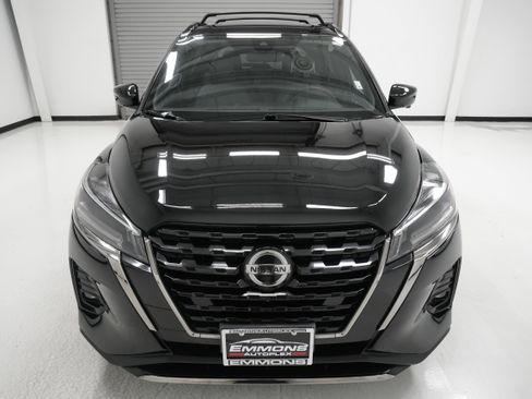 Used 2021 Nissan Kicks SR w/ SR Premium Package image 2