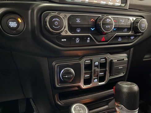 Used 2023 Jeep Wrangler Sport S image 30