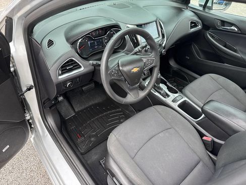 Used 2017 Chevrolet Cruze LT w/ Sun And Sound Package image 15