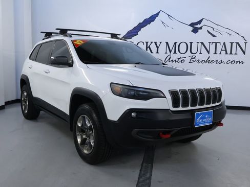 Used 2019 Jeep Cherokee Trailhawk w/ Cold Weather Group AWD/4WD image 1