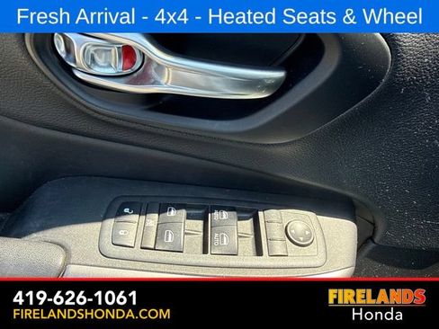 Used 2019 Jeep Cherokee Latitude Plus w/ Cold Weather Group AWD/4WD image 19
