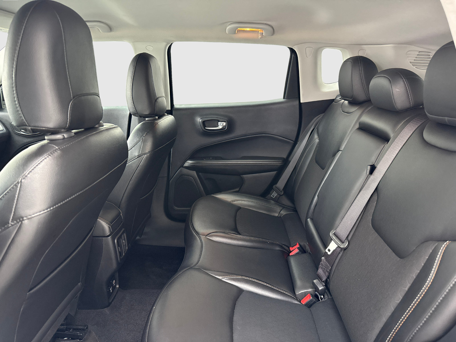 Used 2020 Jeep Compass Latitude w/ Popular Equipment Group FWD image 34