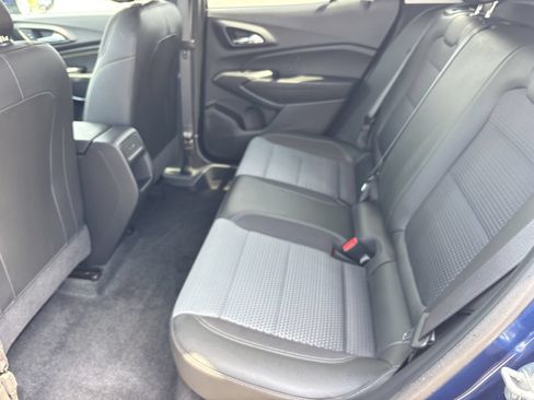 Used 2024 Chevrolet Trax LT w/ Sunroof Package FWD image 23