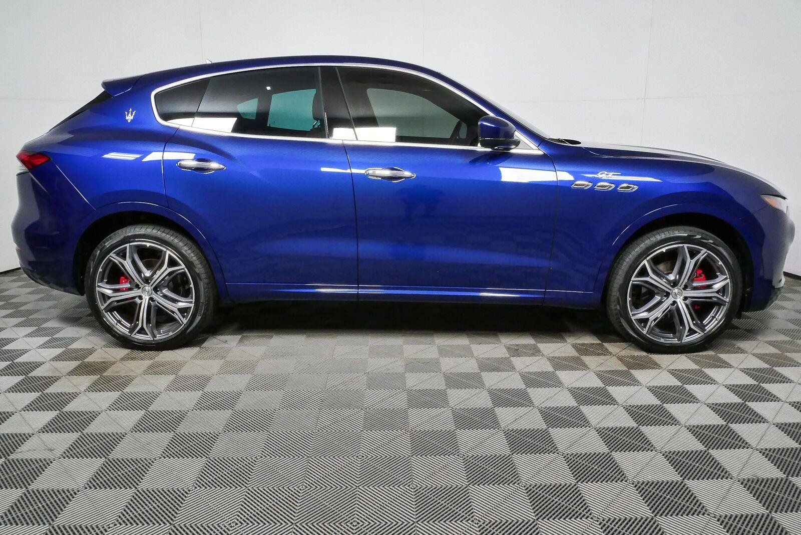 Used 2023 Maserati Levante GT AWD/4WD image 23