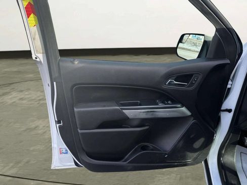 Used 2021 Chevrolet Colorado LT w/ Fleet Safety Package image 11