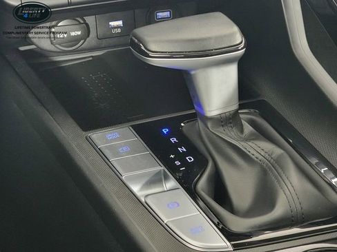 Used 2023 Hyundai Elantra Limited image 23