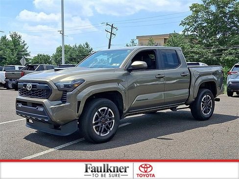 Used 2024 Toyota Tacoma TRD Sport AWD/4WD image 3