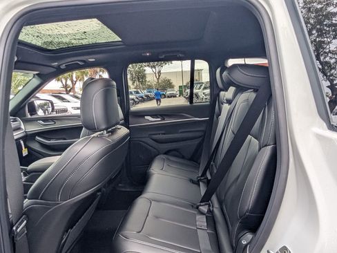 New 2025 Jeep Grand Cherokee Limited image 13