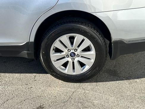 Used 2018 Subaru Outback 2.5i Premium image 10