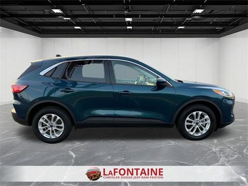 Used 2020 Ford Escape SE image 6