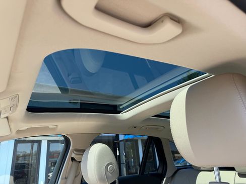 Used 2018 Mercedes-Benz GLC 300 4MATIC image 16