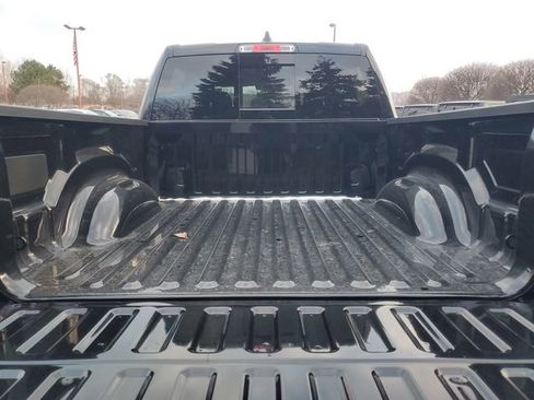 New 2026 RAM 1500 4x4 Crew Cab image 8