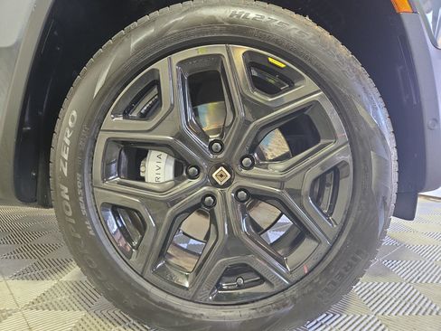 Used 2023 Rivian R1T Adventure AWD/4WD image 11
