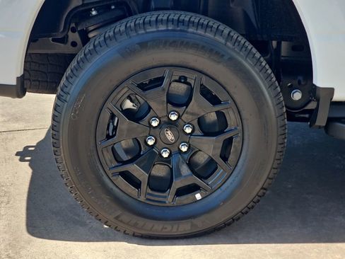 New 2025 Ford F150 Lightning XLT image 38