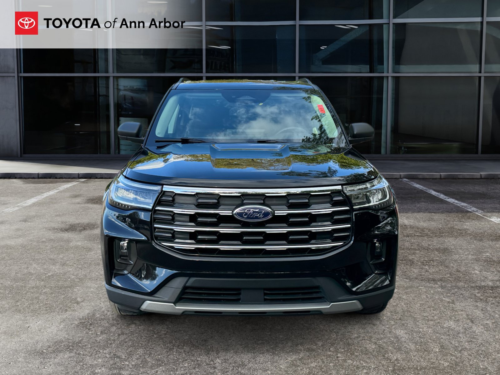 Used 2025 Ford Explorer Active w/ Active Comfort Package AWD/4WD image 13