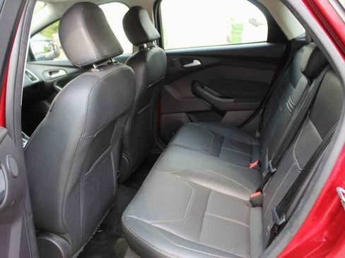 Used 2015 Ford Focus Titanium FWD image 25
