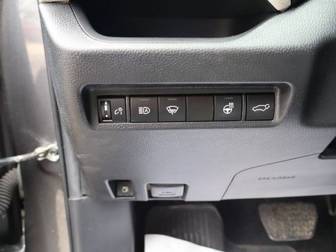 Used 2022 Toyota RAV4 XLE w/ Convenience Package AWD/4WD image 16