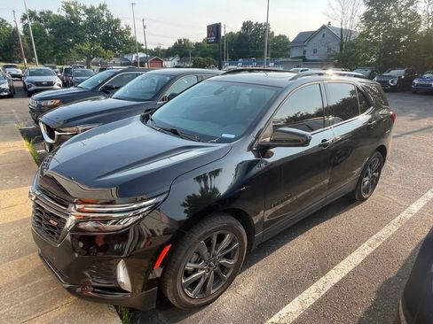 Used 2022 Chevrolet Equinox RS FWD image 2