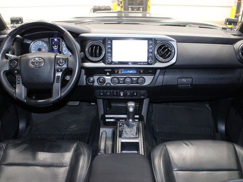 Used 2021 Toyota Tacoma TRD Sport w/ TRD Premium Sport Package AWD/4WD image 13