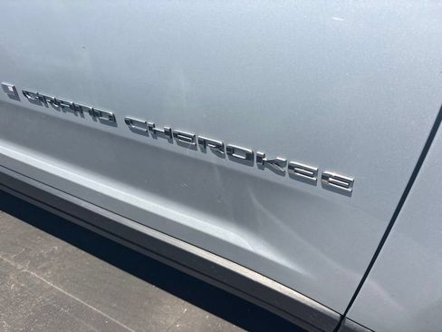 Used 2023 Jeep Grand Cherokee Limited AWD/4WD image 13