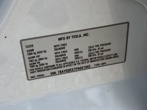Used 2023 Tesla Model Y Long Range AWD/4WD image 35