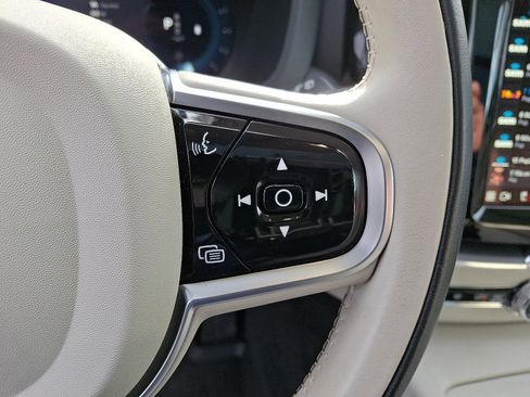 Certified 2024 Volvo XC60 B5 Core w/ Climate Package image 23