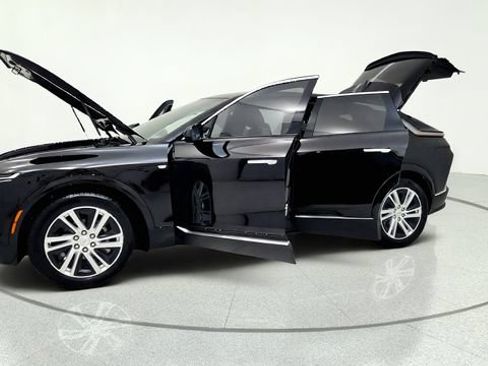 Used 2024 Cadillac Lyriq Tech AWD/4WD image 14