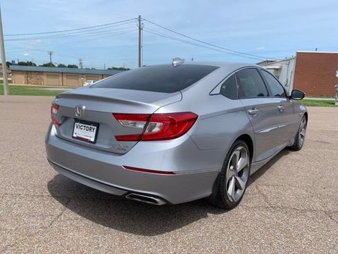 Used 2018 Honda Accord Touring image 7