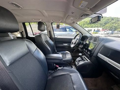 Used 2014 Jeep Compass Latitude FWD image 9