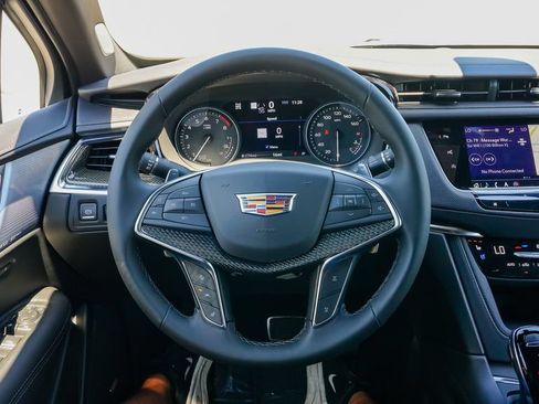New 2026 Cadillac XT5 Sportv AWD/4WD image 17
