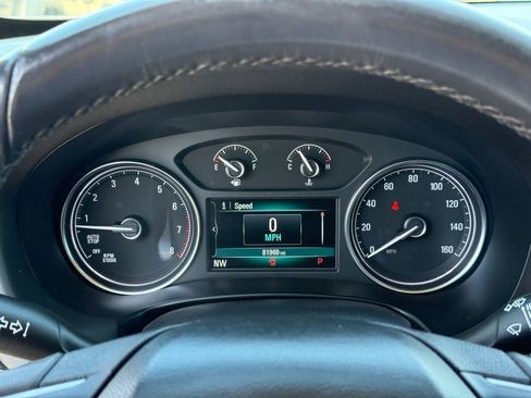Used 2019 Buick Enclave Essence FWD image 17