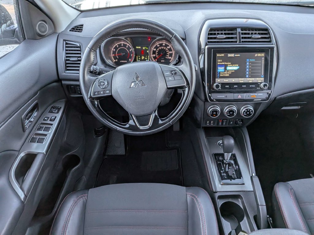 Used 2025 Mitsubishi Outlander Sport SE AWD/4WD image 16