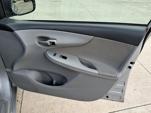 Used 2010 Toyota Corolla LE image 18