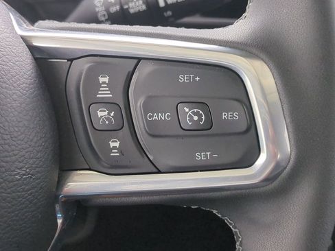 Used 2025 Jeep Wrangler Unlimited Sahara AWD/4WD image 27