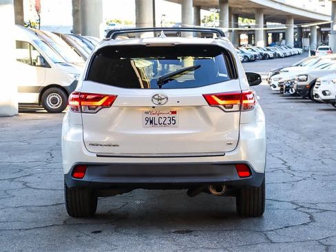 Used 2017 Toyota Highlander SE image 5