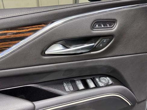 Used 2023 Cadillac Escalade Premium Luxury image 13