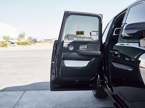 Used 2019 Rolls-Royce Cullinan image 25