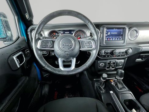 Used 2020 Jeep Wrangler Unlimited Sahara w/ Cold Weather Group AWD/4WD image 8