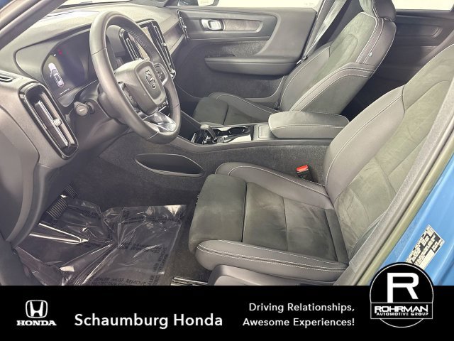 Used 2023 Volvo XC40 Recharge Plus AWD/4WD image 4