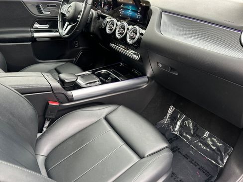 Used 2023 Mercedes-Benz GLA 250 4MATIC w/ Premium Package image 15