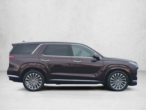 Used 2024 Hyundai Palisade Calligraphy image 4