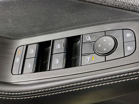 Used 2023 Nissan Rogue SV image 15