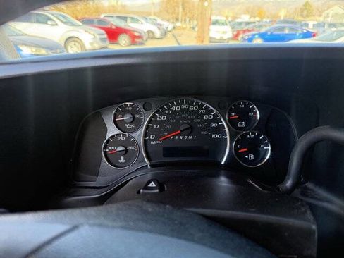 Used 2017 Chevrolet Express 2500 2500 3dr Cargo Van image 11