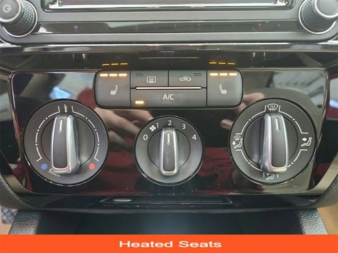 Used 2016 Volkswagen Jetta SEL w/ Lighting Package image 19